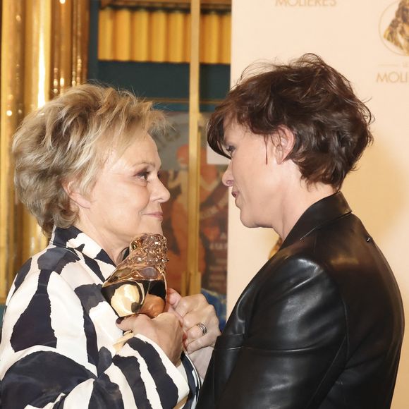 Muriel Robin, sa femme Anne Le Nen lors de la 37ème Nuit des Molières aux Folies Bergère à Paris le 4 mai 2026.

© Jack Tribeca / Bestimage