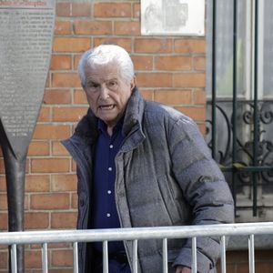 Claude Lelouch - Arrivées aux obsèques de Nadia Farès en l'église Saint-Jean-de-Montmartre à Paris, le 24 avril 2026. N.Farès est décédée le 17 avril 2026 quelques jours après un "incident cardiaque" survenu le 12 avril 2026 dans la piscine du complexe sportif, Blanche (9ème).
