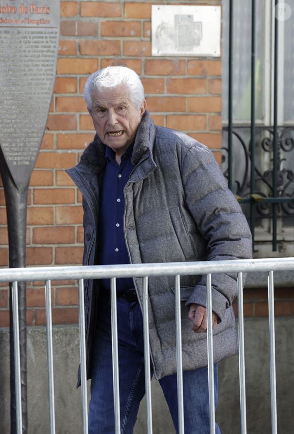 Claude Lelouch - Arrivées aux obsèques de Nadia Farès en l'église Saint-Jean-de-Montmartre à Paris, le 24 avril 2026. N.Farès est décédée le 17 avril 2026 quelques jours après un "incident cardiaque" survenu le 12 avril 2026 dans la piscine du complexe sportif, Blanche (9ème).