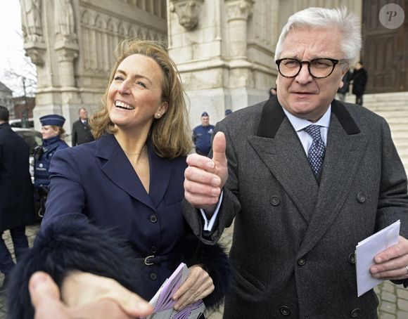C'est dans un communiqué que le prince Laurent de Belgique a reconnu sa paternité.

La princesse Claire Coombs de Belgique, Le prince Laurent de Belgique - Messe pour les défunts de la famille royale à Bruxelles, le 20 février 2024. © Photonews / Bestimage