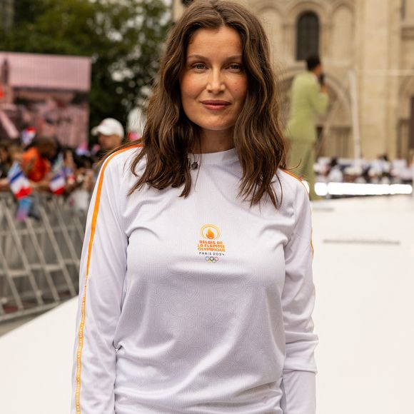 Laetitia Casta - Les célébrités participent aux étapes finales du relais de la Flamme Olympique à Saint-Denis (JO), le 26 juillet 2024.
© Jeremy Melloul - Jack Tribeca /Bestimage