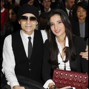 Le célèbre animateur de télévision avait révélé publiquement sa maladie en 2011 et s'affichait dans la foulée avec une nouvelle compagne, Anissa, de 18 ans sa cadette...   

Jean-Luc Delarue et Anissa au défilé Dior homme "A soldier on my own" prêt à porter collection automne-hiver 2012/2013, au tennis club de Paris, le 21 janvier 2012. Photo de Bertrand Rindoff Petroff / Bestimage