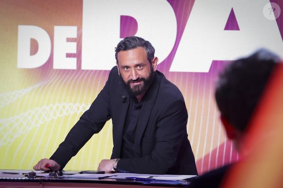 Exclusif - Cyril Hanouna, sur le plateau de l’émission « TPMP » présentée par C.Hanouna et diffusée en direct sur Youtube et sur toutes les box (SFR, FREE, Bouygues, MyCanal etc), Paris, France, le 19 mars 2025. © Jack Tribeca / Bestimage