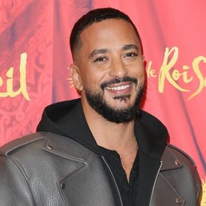 Slimane lors de la générale du spectacle "Le roi soleil" au Dôme de Paris le 9 décembre 2025.

© Coadic Guirec / Bestimage