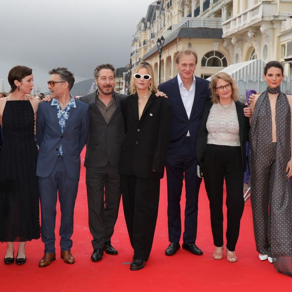 Dans les pages de "Madame Figaro", l’acteur y apparaît comme un voyageur curieux, souvent entre Paris, les États-Unis et Vienne pour ses projets artistiques. 

Joséphine Japy, Sara Giraudeau, Barbara Schulz, Mathieu Demy, Charlotte Colbert, Guillaume Gallienne, Emmanuel Porcq, Nicolas Altmayer, Anna Novion et Clément Ducol - 39ème édition du festival du film romantique de Cabourg.
© Coadic Guirec/ Bestimage