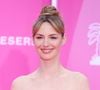 Côté coiffure, elle a opté pour un chignon sur le haut de son crâne, et a laissé deux mèches sur le devant de son visage.
Louise Bourgoin au photocall de la soirée d'ouverture du festival Canneseries saison 8 au palais des festivals à Cannes le 24 avril 2025.
© Denis Guignebourg / Bestimage