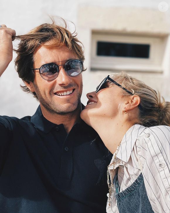 Camille Lou et son amoureux le sportif Romain Laulhe, fous amoureux sur Instagram.