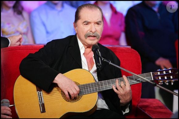 Sa demeure est devenue un endroit très branché. 

PIERRE VASSILIU . ENREGISTREMENT DE L&#039;EMISSION &#039; VIVEMENT DIMANCHE &#039;. 
© Guillaume Gaffiot/Bestimage