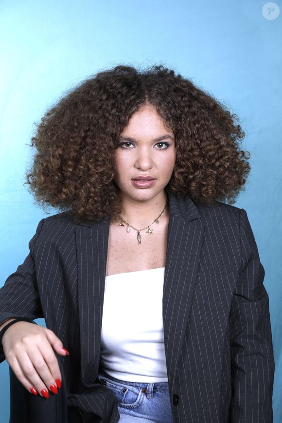 Ancienne candidate de la "Star Academy", les internautes pensaient qu'elle viendrait pour le prochain prime.

Portrait de Lea Haddad à Paris, le 11 juin 2025.
© Cédric Perrin/Bestimage