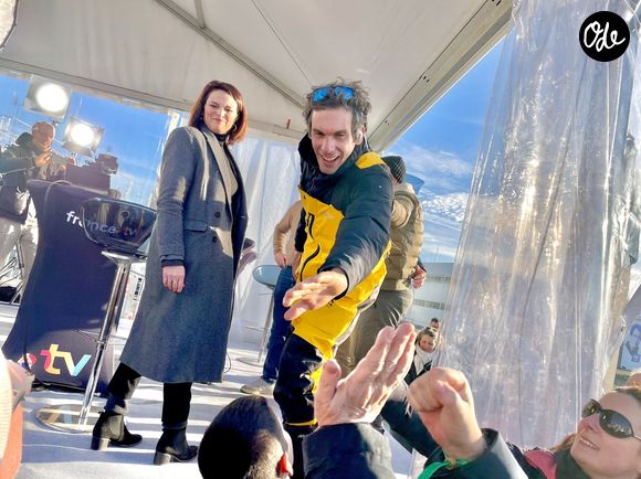 Le skipper de Macif Charlie Dalin remporte la dixième édition du tour du monde en solitaire Vendée Globe en pulvérisant le record de l’épreuve en 64 jours, 19 heures 22 minutes et 49 secondes aux Sables-d'Olonne, en France, le 14 janvier 2025.

© Fabien Faure/Bestimage