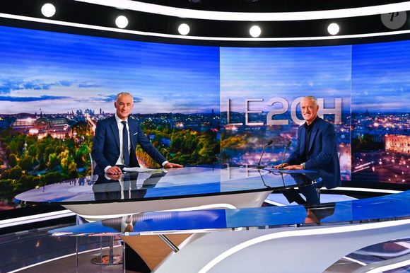 Gilles Bouleau - Didier Deschamps annonce la liste des joueurs sélectionnés pour la Coupe du Monde de la FIFA 2022 au Qatar lors d'une conférence de presse à TF1, Boulogne-Billancourt le 9 novembre 2022.