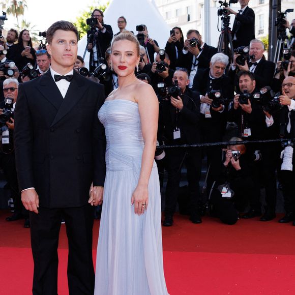 Colin Jost et sa femme Scarlett Johansson - Montée des marches du film « Vie privée » lors du 78ème Festival International du Film de Cannes, au Palais des Festivals à Cannes. Le 20 mai 2025
© Jacovides-Moreau / Bestimage