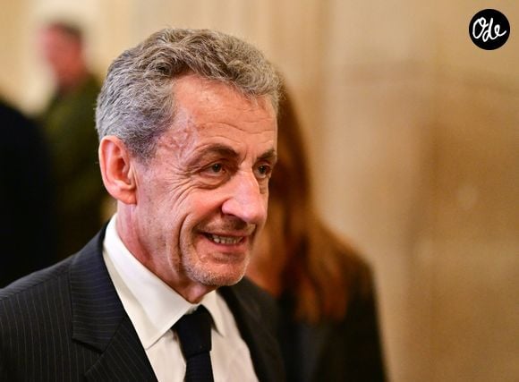 Carla Bruni est venue soutenir son mari Nicolas Sarkozy lors de son interrogatoire par la cour d'appel de Paris dans le cadre du procès du financement libyen de sa campagne de 2007, à Paris, le 7 avril 2026 .

© Christian Liewig / Bestimage