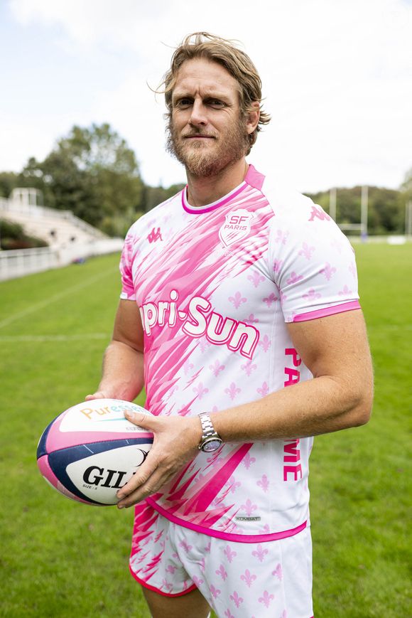 Exclusif - Ragnar Le Breton tourne une video avec les joueurs du Stade Français à Paris, le 23 septembre 2023.

Photo : Pierre Perusseau / Bestimage