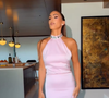 Sur des images postées en story de son compte Instagram, la chanteuse arborait une magnifique robe rosée, qui sublimait parfaitement sa peau hâlée après ses vacances.

Compte Instagram de Vitaa