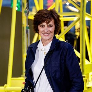 Inès de La Fressange au photocall du défilé Chanel Collection Femme Prêt-à-Porter Automne/Hiver 2026-2027 lors de la Fashion Week de Paris (PFW) au Grand Palais, à Paris, France, le 9 mars 2026. © Olivier Borde/Bestimage