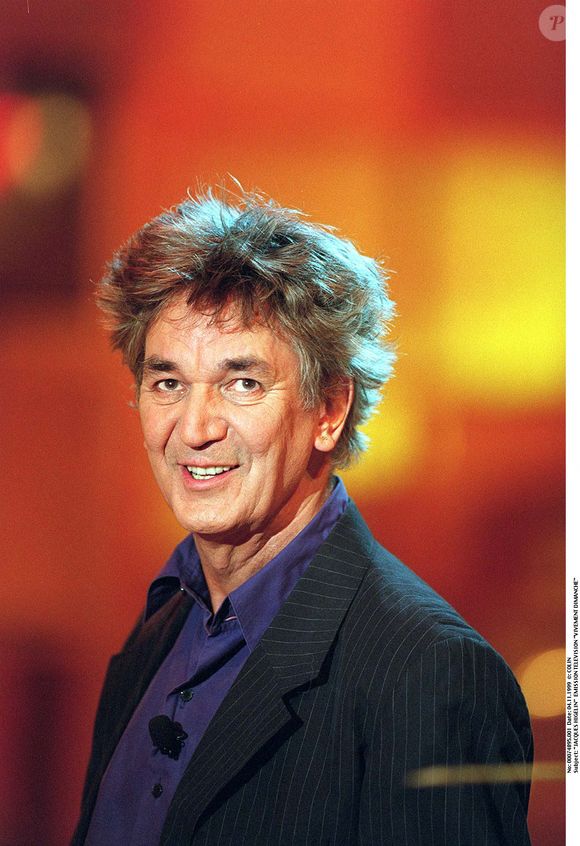 Elle évoque son admiration pour son grand-père Jacques Higelin.

Jacques Higelin dans l'émission "Vivement dimanche".