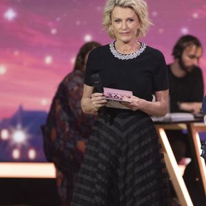 Très attachée à cette région de son enfance, l’animatrice a quitté les lieux "le cœur lourd".

Sophie Davant lors du 39e Téléthon, le plus grand événement annuel de collecte de fonds en France, avec 30 heures de diffusion télévisée en direct, le 6 décembre 2025 au Studio du Lendit, à La Plaine-Saint-Denis (93), en France. Photo de Vincent Gramain/ABACAPRESS.COM