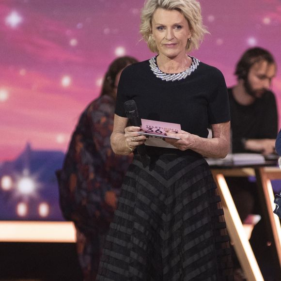 Très attachée à cette région de son enfance, l’animatrice a quitté les lieux "le cœur lourd".

Sophie Davant lors du 39e Téléthon, le plus grand événement annuel de collecte de fonds en France, avec 30 heures de diffusion télévisée en direct, le 6 décembre 2025 au Studio du Lendit, à La Plaine-Saint-Denis (93), en France. Photo de Vincent Gramain/ABACAPRESS.COM