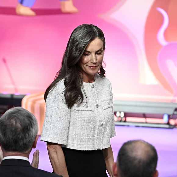 La reine Letizia d’Espagne lors de la remise des Prix de littérature jeunesse "El Barco De Vapor" et "Gran Angular" à Madrid, le 24 avril 2025. 
© Francisco J. Olmo / Europa Press / Bestimage