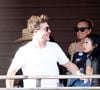 Il a pour projet de faire de ce lieu un établissement de luxe pour une ouverture prévue au mois de mai comme annoncé sur Instagram
Exclusif - Laeticia Hallyday accompagnée de son compagnon Frédéric Suant et de sa fille Joy sont aller acceuillir Jade à l'aéroport de Saint-Barthélemy-Rémy-de-Haenen où tout le monde se retrouve pour le 50ème anniversaire de Laeticia, à Saint-Jean, Saint-Barthélémy, Antilles françaises, France, le 15 mars 2025. DOMINIQUE JACOVIDES / BESTIMAGE