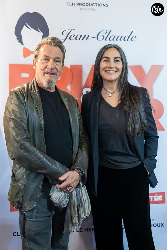 Florent Pagny profite également de cette propriété pour se ressourcer loin des projecteurs, entre deux concerts de son "65 Tour".

Florent Pagny, Coralie Baroux, Azucena Caamaño - Première de la pièce "Jean-Claude et Josephine, une histoire vraie jamais racontée" au théâtre de Passy à Paris le 16 septembre 2025.
Benjamin Babiz / Bestimage