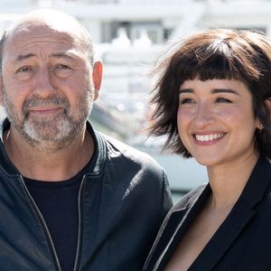 Kad Merad et Shirine Boutella participent à la séance photo du film « Belphegor » lors du 27e Festival de fiction de La Rochelle, le 17 septembre 2025 à La Rochelle, en France.Photo de David NIVIERE/ABACAPRESS.COM