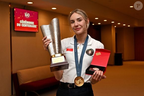 Championne olympique de triathlon en 2024 à Paris, Cassandre Beaugrand a quitté l'Angleterre pour l'Espagne.

Cassandre Beaugrand, la championne olympique de Triathlon, Trophée d'Or et Sportive de l'année, lors de la remise des prix de l'ASM Omnisports (Association Sportive de Monaco) à l'auditorium Rainier III à Monaco. © Bruno Bebert/Bestimage
