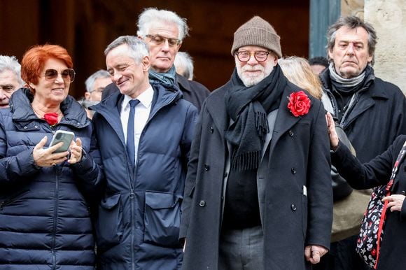 Véronique Genest, Thomas Stern, le mari de la défunte, Jean-Luc Reichmann - Sortie des obsèques de Catherine Laborde en l'église Saint-Roch à Paris, le 6 février 2025. 
© Jacovides - Moreau / Bestimage