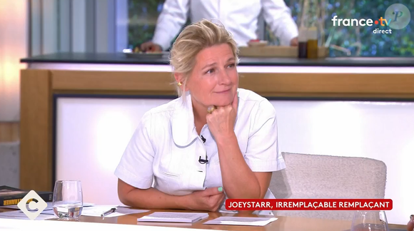 Anne-Elisabeth Lemoine reçoit JoeyStarr dans "C à vous" sur France 5