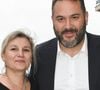 En publiant son premier livre, "Heureusement, elle n'a pas souffert", Bruce Toussaint a choisi de raconter une histoire profondément personnelle

Bruce Toussaint et sa femme Catherine lors de l'inauguration de l'hôtel Barrière Le Grand Hôtel Dinard, après cinq mois de rénovation, à Dinard, France © Coadic Guirec/Bestimage