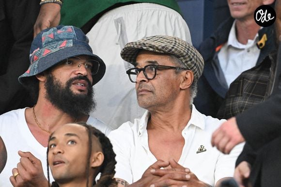 Joakim Noah et Yannick Noah lors du match aller de la demi-finale de la Ligue des champions de l'UEFA opposant le Paris Saint-Germain (PSG) au Bayern de Munich au Parc des Princes à Paris, le 28 avril 2026. Photo de Florian Poitout/ABACAPRESS.COM