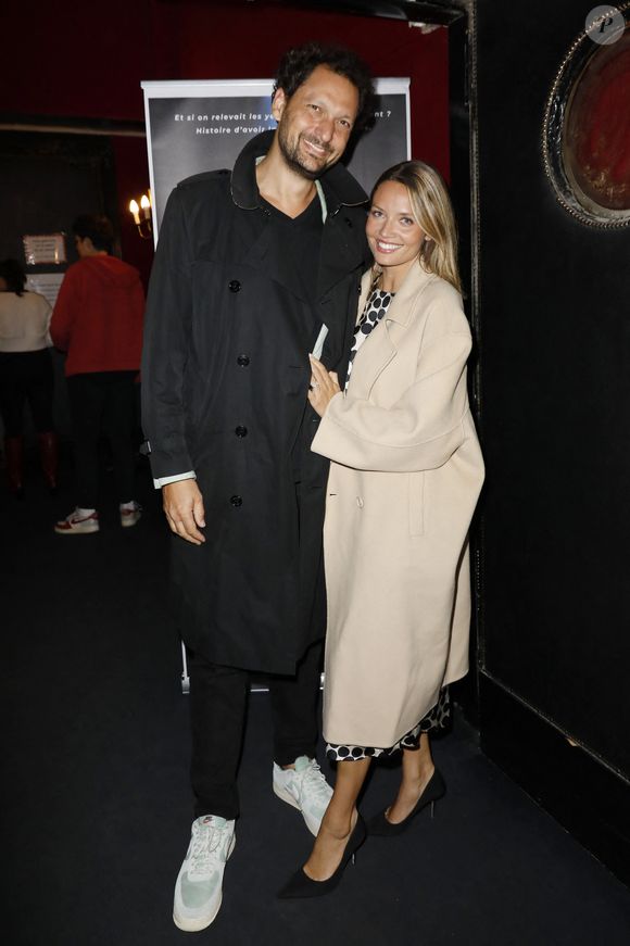 Exclusif - Eric Antoine et sa femme Gennifer Demey - Célébrités assistent au spectacle "Dans les étoiles" par l'astrophysicien David Elbaz au théâtre de la Gaîté Montparnasse à Paris le 22 septembre 2025. © Marc Ausset-Lacroix/Bestimage