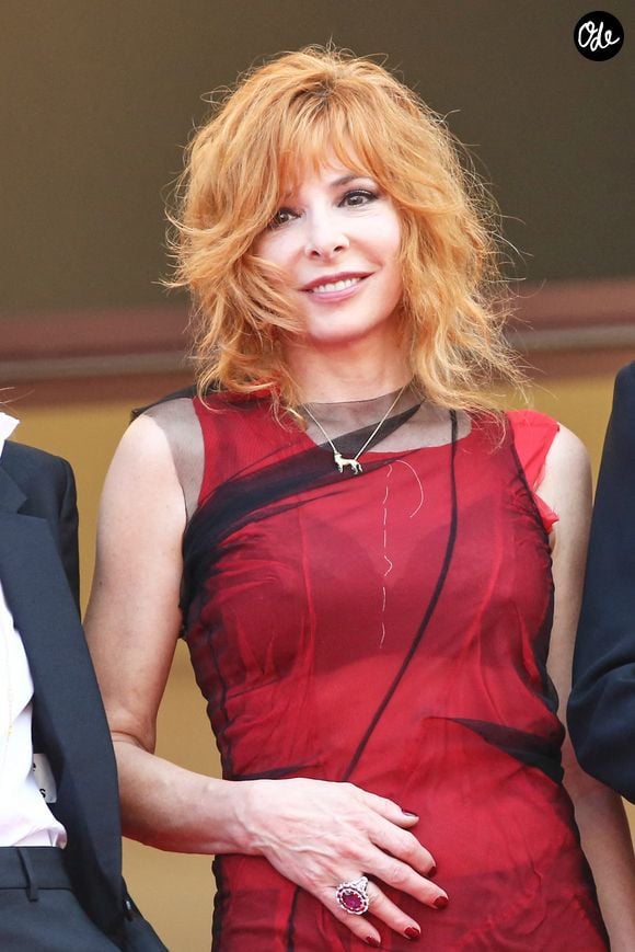 Mylène Farmer - Montée des marches du film "Annette" lors de la cérémonie d'ouverture du 74ème Festival International du Film de Cannes. Le 6 juillet 2021.

© Borde-Jacovides-Moreau / Bestimage