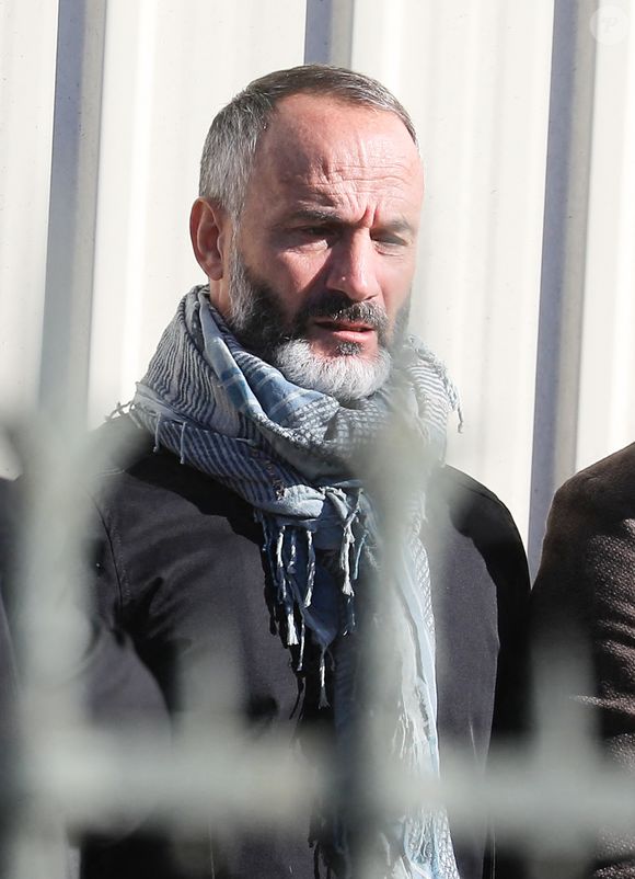 “Oui, c’est à la limite du handicap moteur”, affirme Éric Di Meco 

Éric Di Meco - Arrivées aux obsèques de Bernard Tapie en la cathédrale de la Major à Marseille le 8 octobre 2021.

© Jacovides / Santini / Bestimage