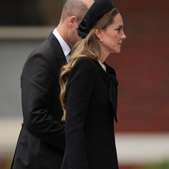 Le prince William et son épouse Kate Middleton ont rejoint Charles pour l’événement.

Le prince William, prince de Galles, et Catherine (Kate) Middleton, princesse de Galles - Les membres de la famille royale assistent aux funérailles de la duchesse de Kent, à la cathédrale Westminster, à Londres, au Royaume-Uni, le 16 septembre 2025. © Julien Burton / Bestimage
