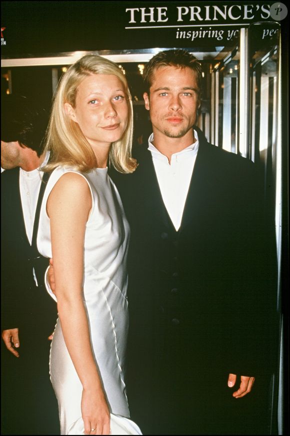 Brad Pitt et Gwyneth Paltrow à la Première du film "Legends of the Fall"- 1995 à Londres (AGENCE/ BESTIMAGE).