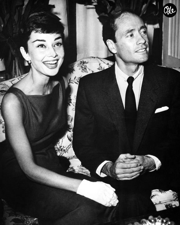 La propriété comprend 21 pièces, 12 chambres, 8 salles de bains et une piscine chauffée.

1er octobre 1954 - Rome, Italie - L'actrice américaine Audrey Hepburn avec son mari Mel Ferrer peu après leur mariage. Présence magique à l'écran, référence en matière de mode, incarnation du bon goût et militante infatigable pour les droits des enfants, Audrey Hepburn est devenue l'une des icônes les plus durables du cinéma du XXe siècle. Hepburn incarnait un glamour à la fois fragile et séduisant, alliant charme, effervescence et grâce.  (Crédit photo : © Keystone Press Agency/ZUMA Press Wire)