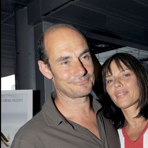 Bernard Campan et sa femme Anne à la première de "Une semaine sur deux", à Paris.
Bestimage