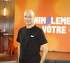 Avec pour commencer la présence de l'écrivain Bernard Werber

Exclusif - Bernard Werber, sur plateau de la nouvelle émission "Animalement Vôtre" présentée par Bernard Montiel et diffusée le 9 novembre sur France 3, à Paris, France, le 13 octobre 2025. © Jack Tribeca/Bestimage