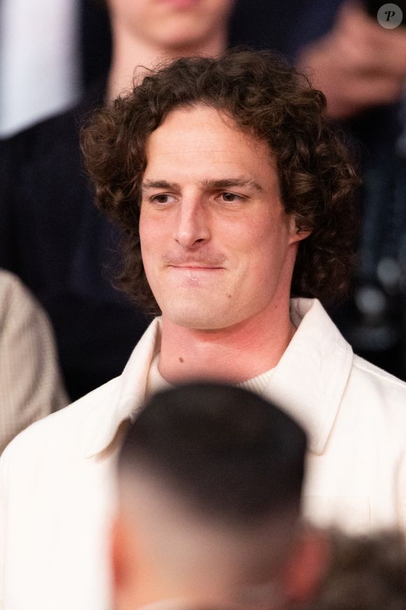 Paul de Saint Sernin  dans les tribunes du match de quart de finale aller de Ligue Des Champion au Parc des Princes à Paris, le 8 avril 2026. 

Photo : Cyril Moreau / Bestimage