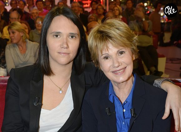 Miou-Miou et sa fille Jeanne Herry - Enregistrement de l'émission "Vivement Dimanche" à Paris le 4 février 2015. Photo par COADIC GUIREC / BESTIMAGE