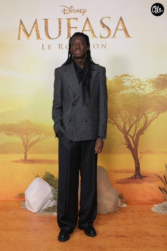 Mory Sacko s'invite en effet dans nos salles à manger grâce à une association avec le géant Maisons du Monde. 

Mory Sacko - Première du film Disney "Mufasa, Le Roi lion" au cinéma Pathé Palace à Paris le 12 décembre 2024. © Coadic Guirec/Bestimage