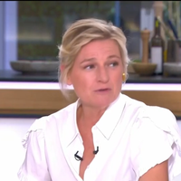 Pour une fois la bourde ne vient pas d'elle  ! Anne-Elisabeth Lemoine fait savoir à son invitée qu'elle en a beaucoup trop dit...
