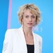 Sara Mortensen réconfortée par son fils Aksel, ce qu'il a fait pour l'aider à surmonter une déconvenue