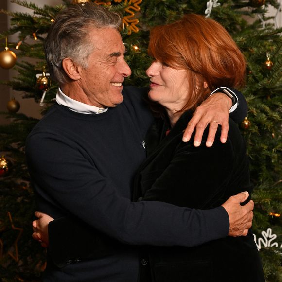À partir de ce lundi 6 juillet, le couple partage l'affiche de L'héritier de village de Marivaux, dans le cadre des Contes d'apéro proposée par le Théâtre National de Nice

Exclusif - Muriel Mayette-Holtz et son mari Gérard Holtz durant la remise des distinctions de l'Aigla Nissarda à l'opéra de Nice, le 5 décembre 2024. © Bruno Bebert / Bestimage