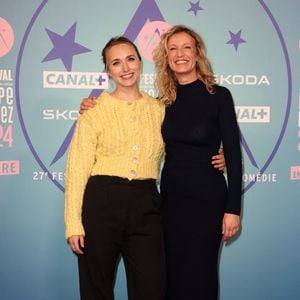 Elle évoque notamment un Nouvel An organisé chez elle, où l’ambiance a rapidement tourné à la fête XXL.

Alexandra Lamy, Chloé Jouannet - 27ème Festival International du Film de Comédie de l'Alpe d'Huez le 17 janvier 2024. © Dominique Jacovides/Bestimage
