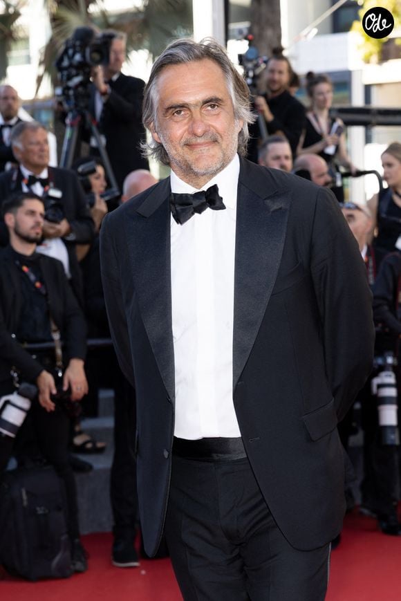 Le producteur a salué « un homme absolument extraordinaire » et « un grand talent de la télé ».

Emmanuel Chain - Montée des marches du film « Marcello Mio » lors du 77ème Festival International du Film de Cannes, au Palais des Festivals à Cannes. Le 21 mai 2024
© Jacovides-Moreau / Bestimage