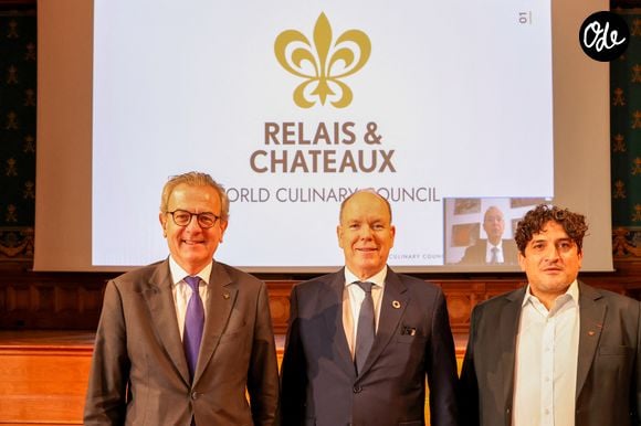 En 2018, ils ont racheté Drouant, célèbre restaurant parisien créé en 1880.


Laurent Gardinier, président des Relais & Châteaux, le prince Albert II de Monaco et le chef Mauro Colagreco assistent au Relais & Chateaux "World Culinary Council" au musée Océanographique d Monaco, le 9 octobre 2023. © Claudia Albuquerque/Bestimage