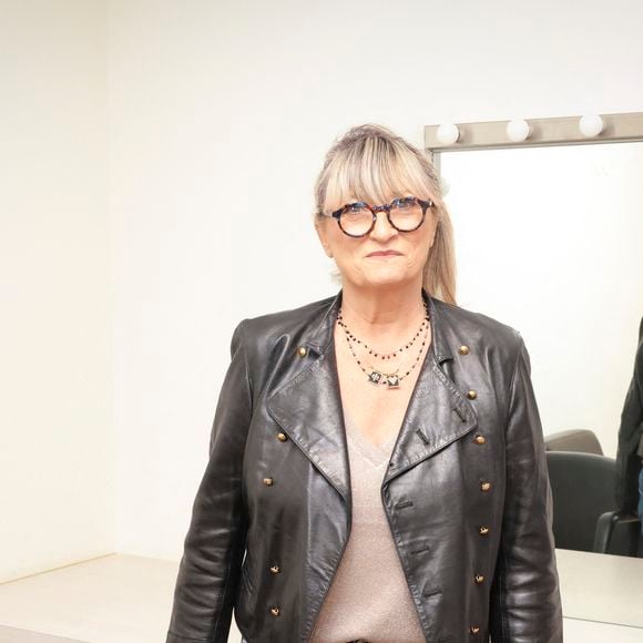 "Les résultats du continent sont arrivés ce soir. NÉGATIFS pour toutes les pathologies recherchées. Parasites, empoisonnement, etc.", a-t-elle écrit sur ses réseaux sociaux,

Christine Bravo, Backstage de TBT9 présenté par C.Hanouna, et diffusé en direct sur W9, Paris, France, le 16 octobre 2025. © Jack Tribeca / Bestimage